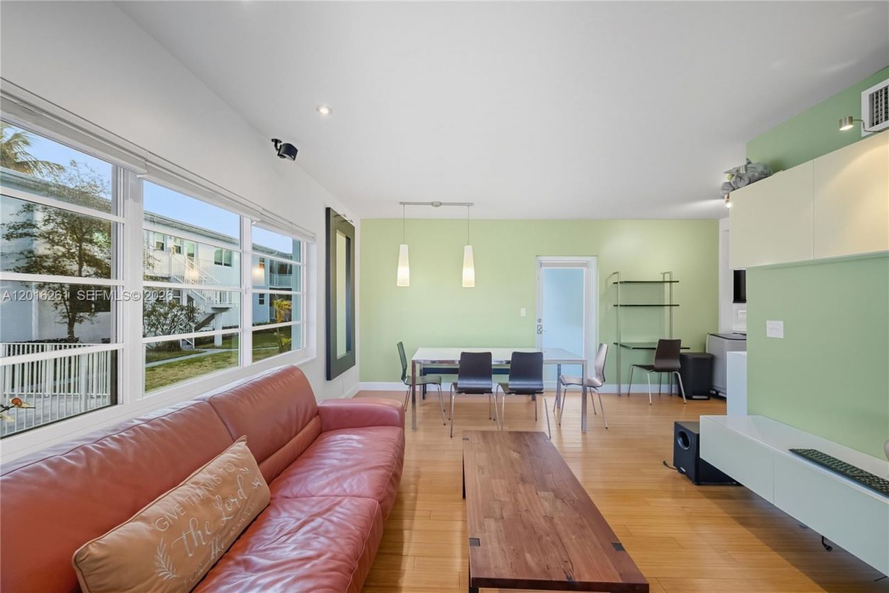 7207 Bay Dr, Unit 21, Miami Beach, FL 33141 Photo