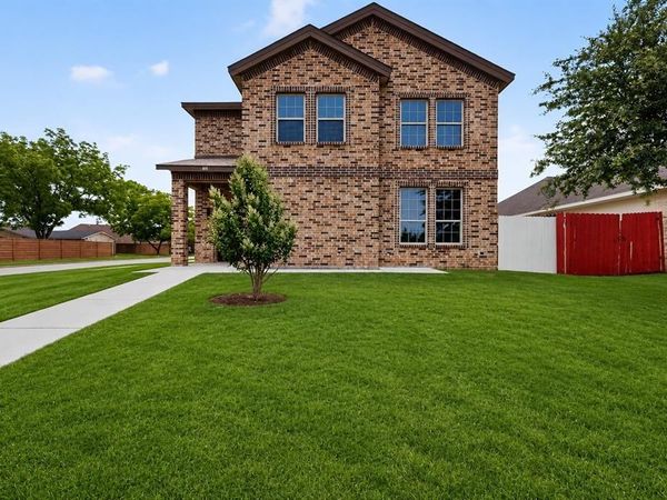 800 Oak Creek Drive, Hutchins, TX 75141