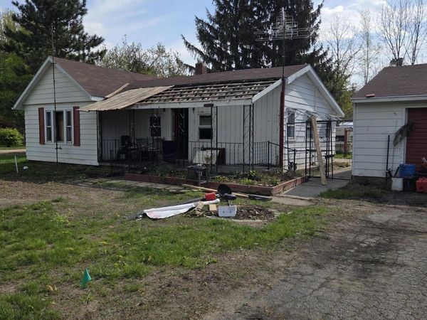 211 S Pine Street, Sheridan, MI 48884