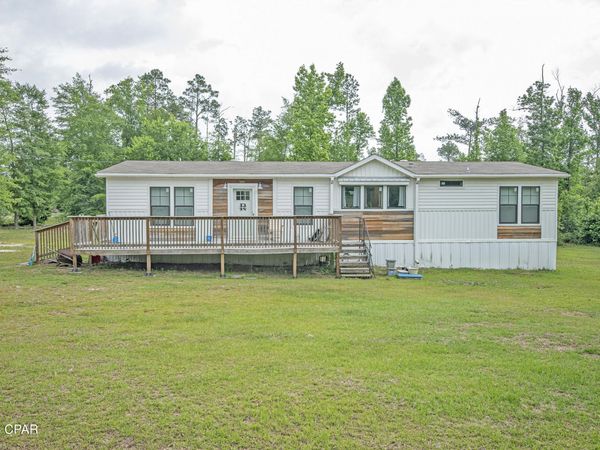 2504 Mildred Lane , Marianna, FL 32448
