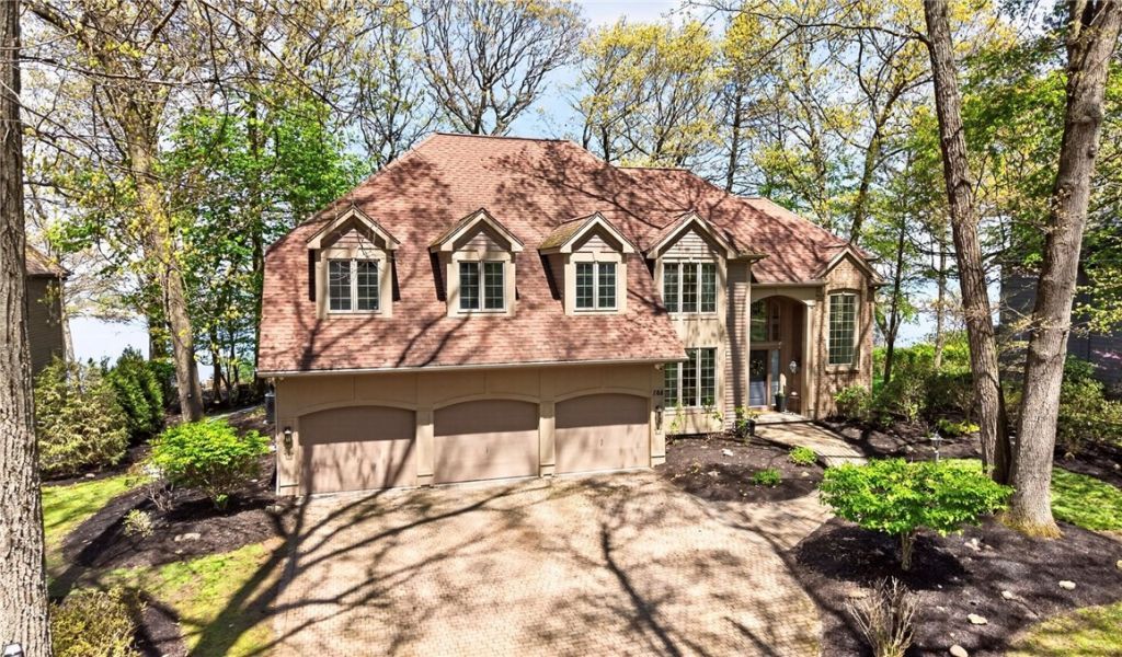 788 Admiralty, Webster, NY 14580 Main Photo