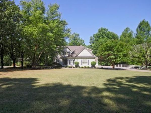 1692 N Hadaway Road NW, Kennesaw, GA 30152