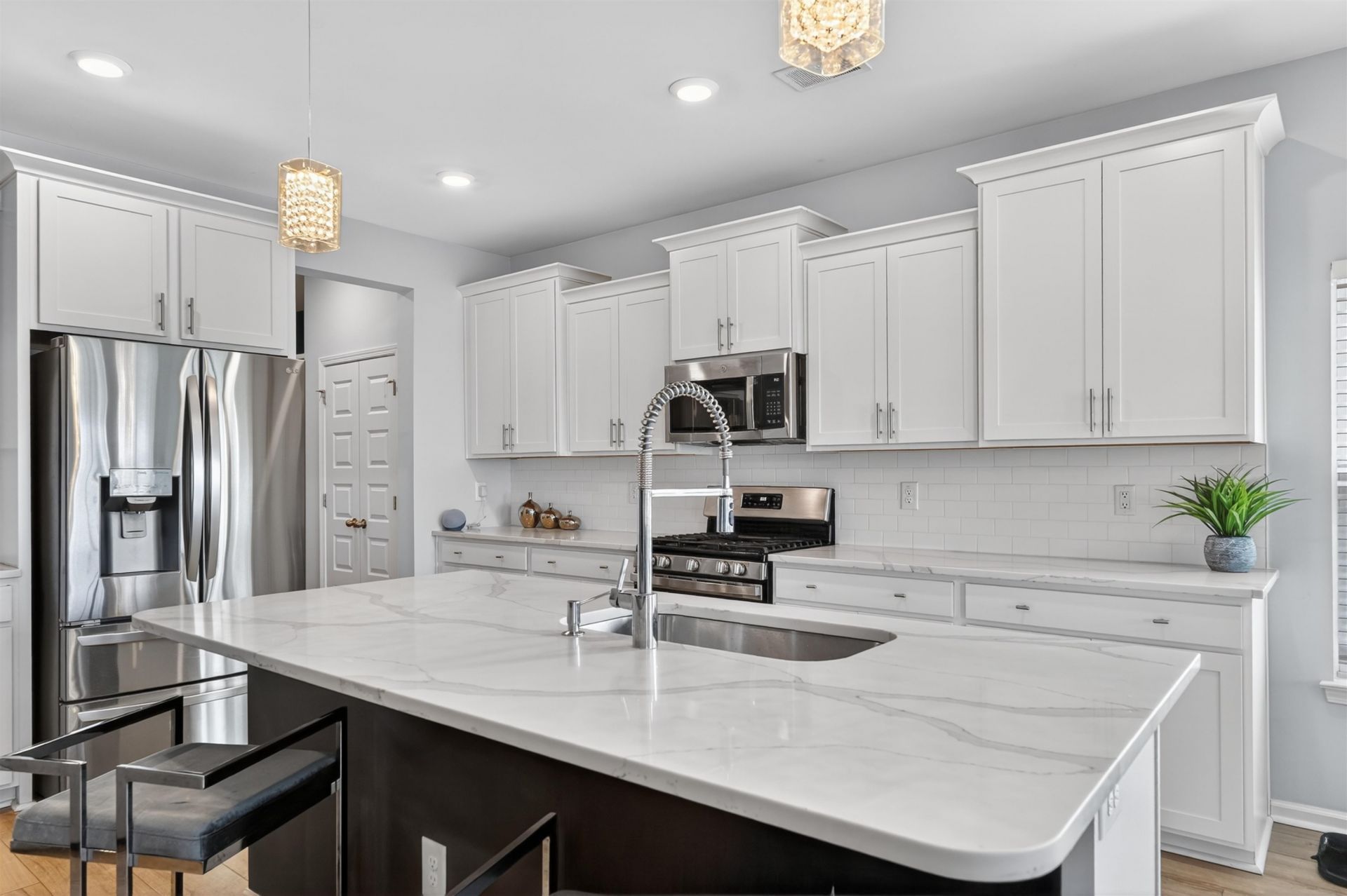 3045 Sistine St. Photo 10