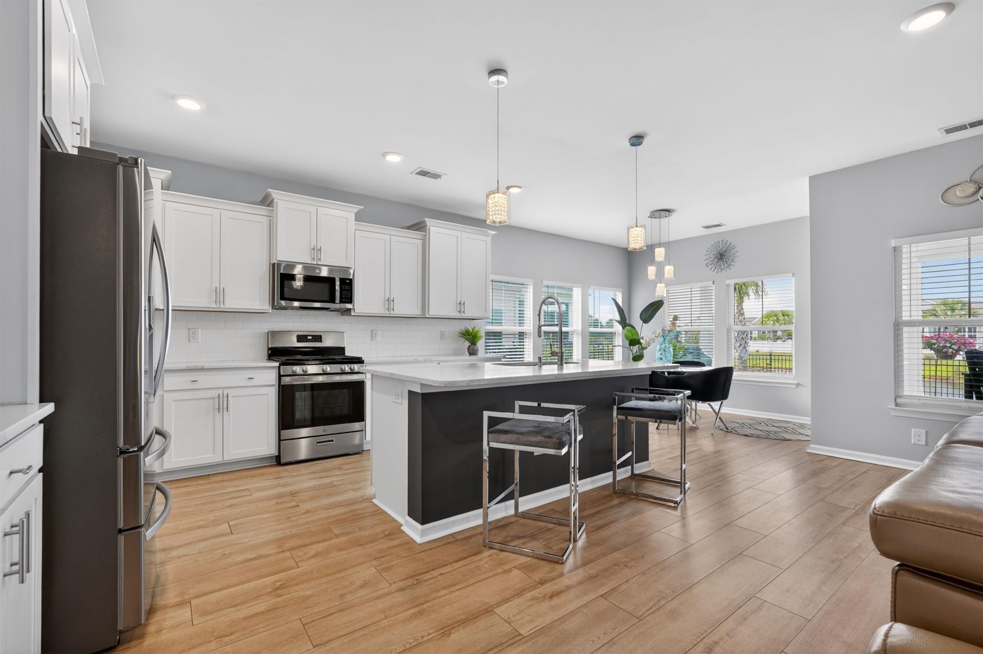 3045 Sistine St. Photo 11
