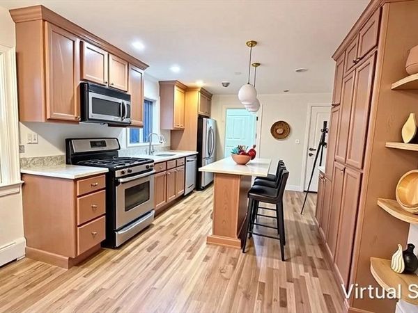 121 Sciarappa St, Unit 3, Cambridge, MA 02141