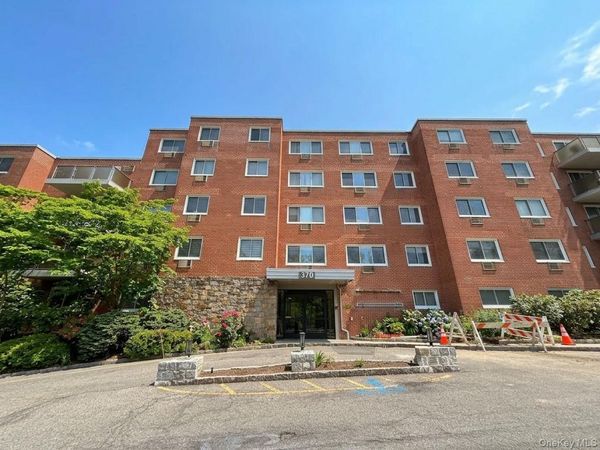 370 Central Park Avenue, Unit 4H, Scarsdale, NY 10583
