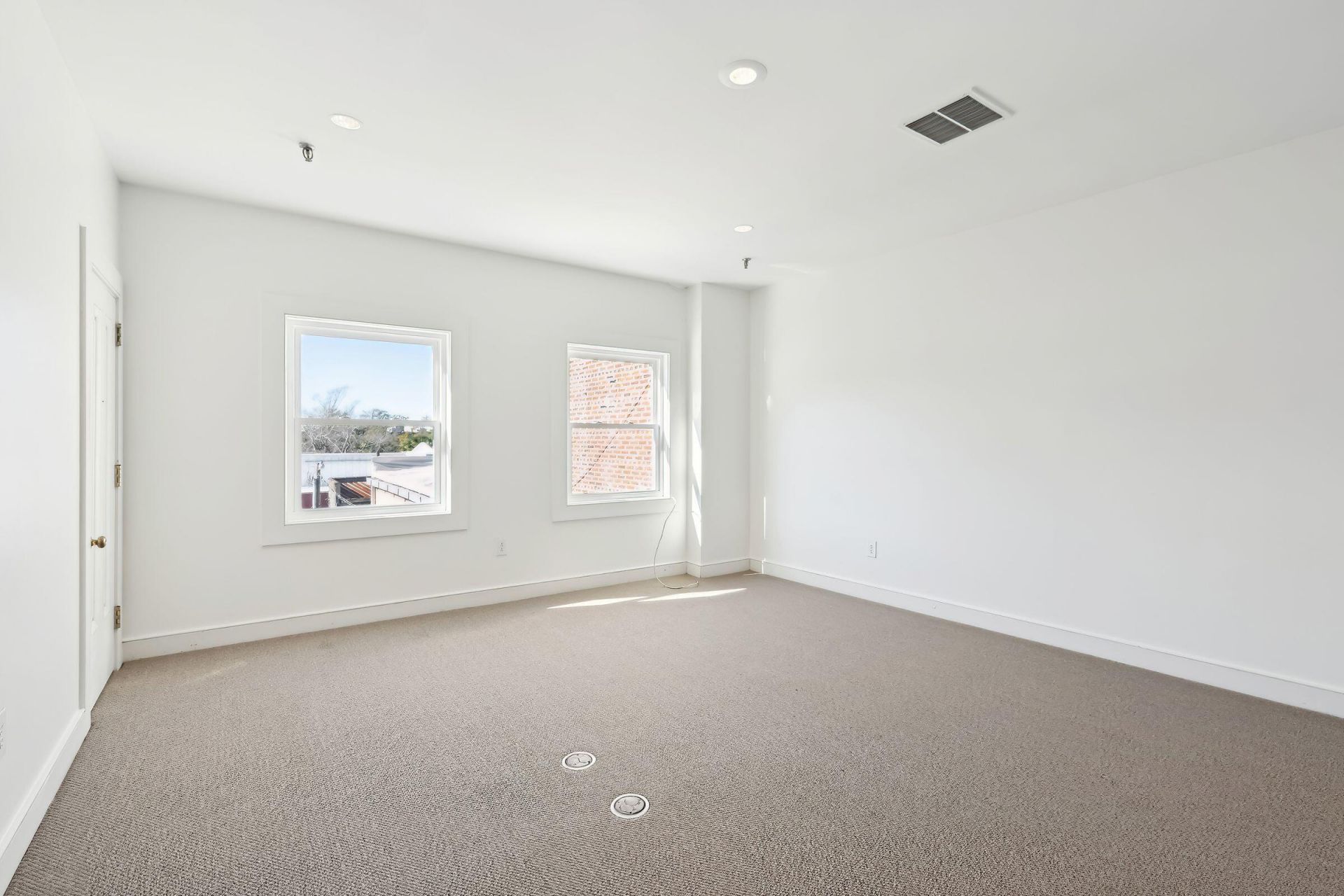 233 King Street Photo 14