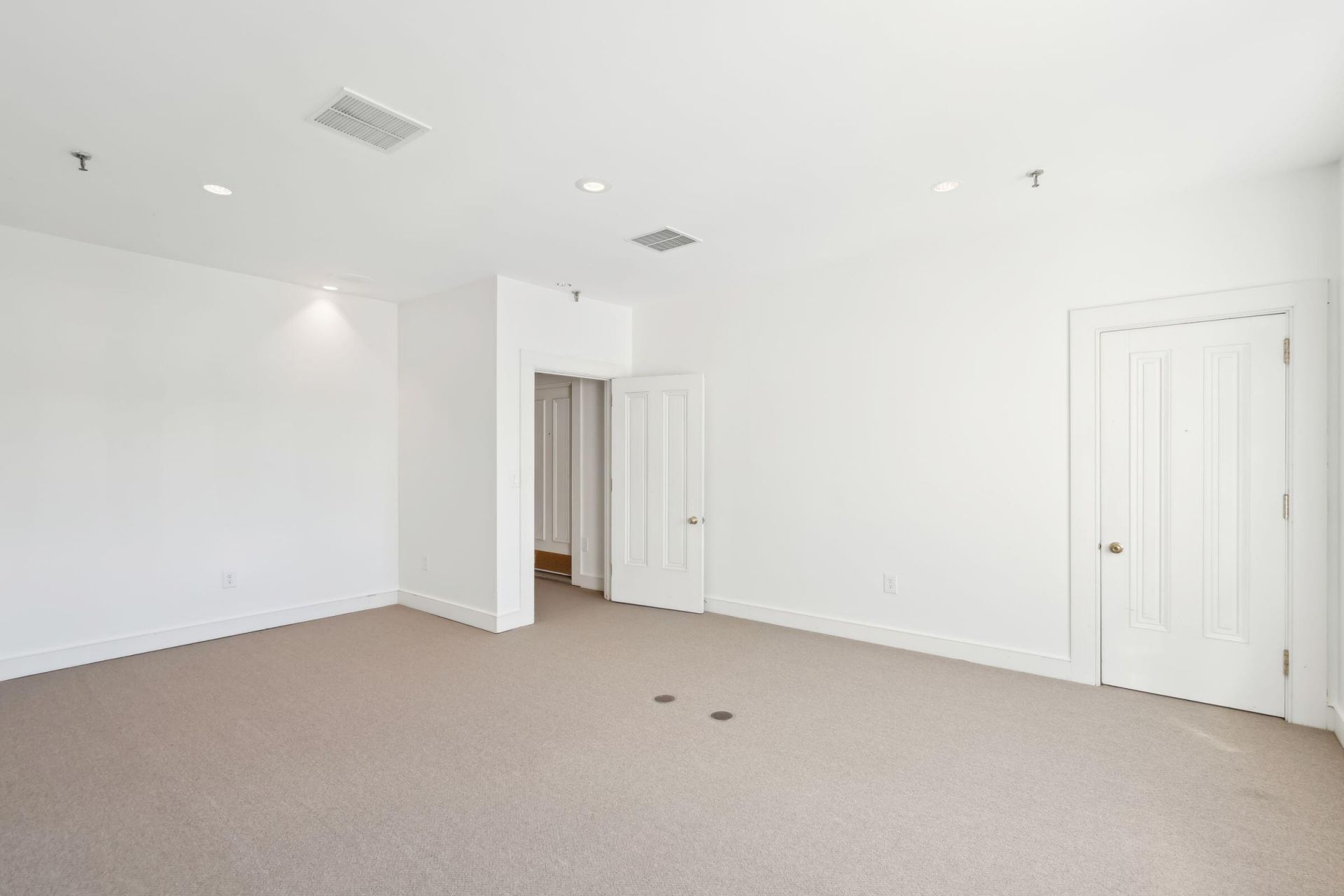 233 King Street Photo 15