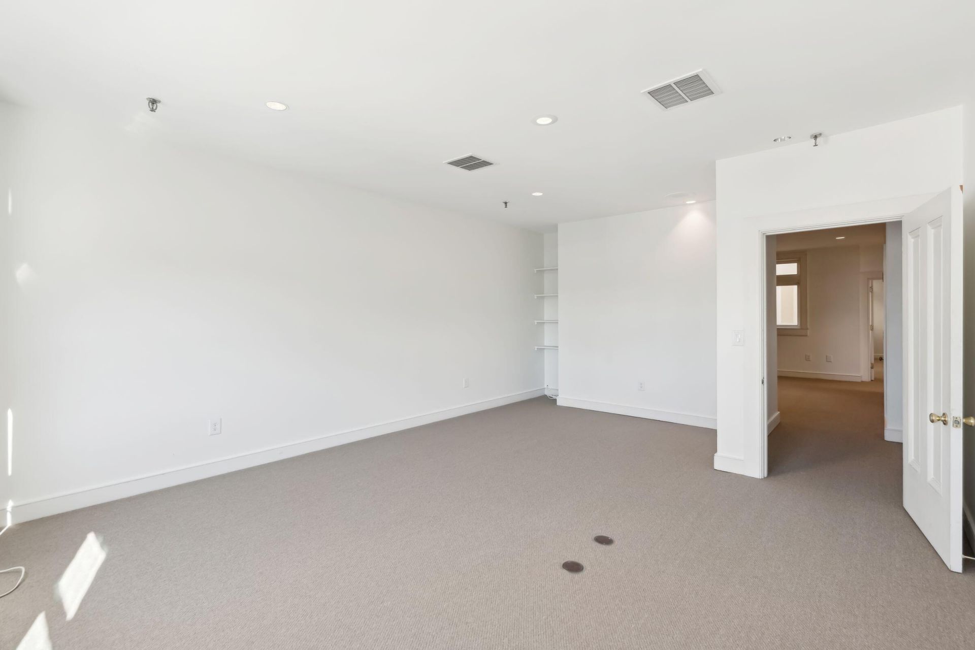 233 King Street Photo 16