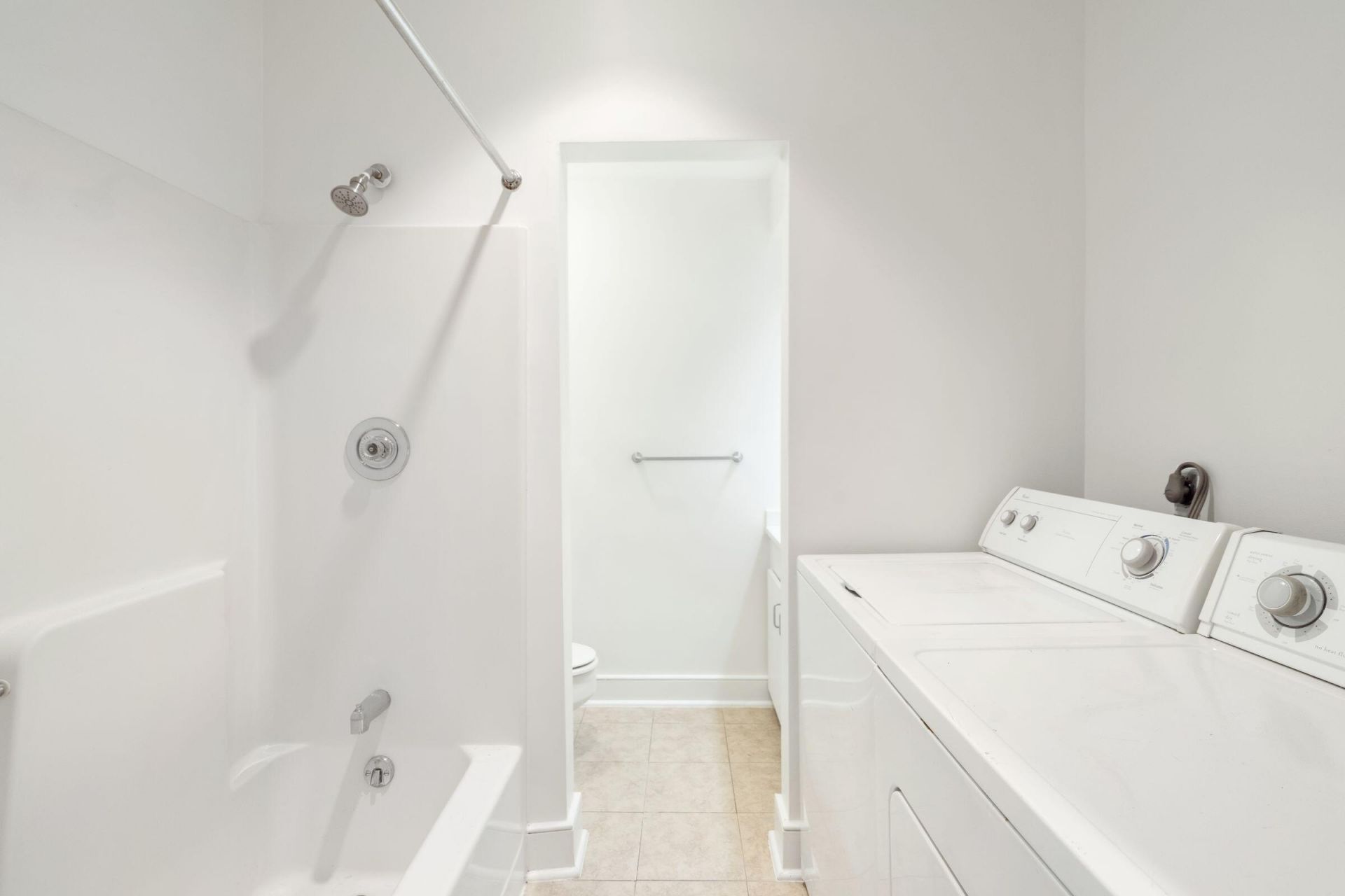 233 King Street Photo 18