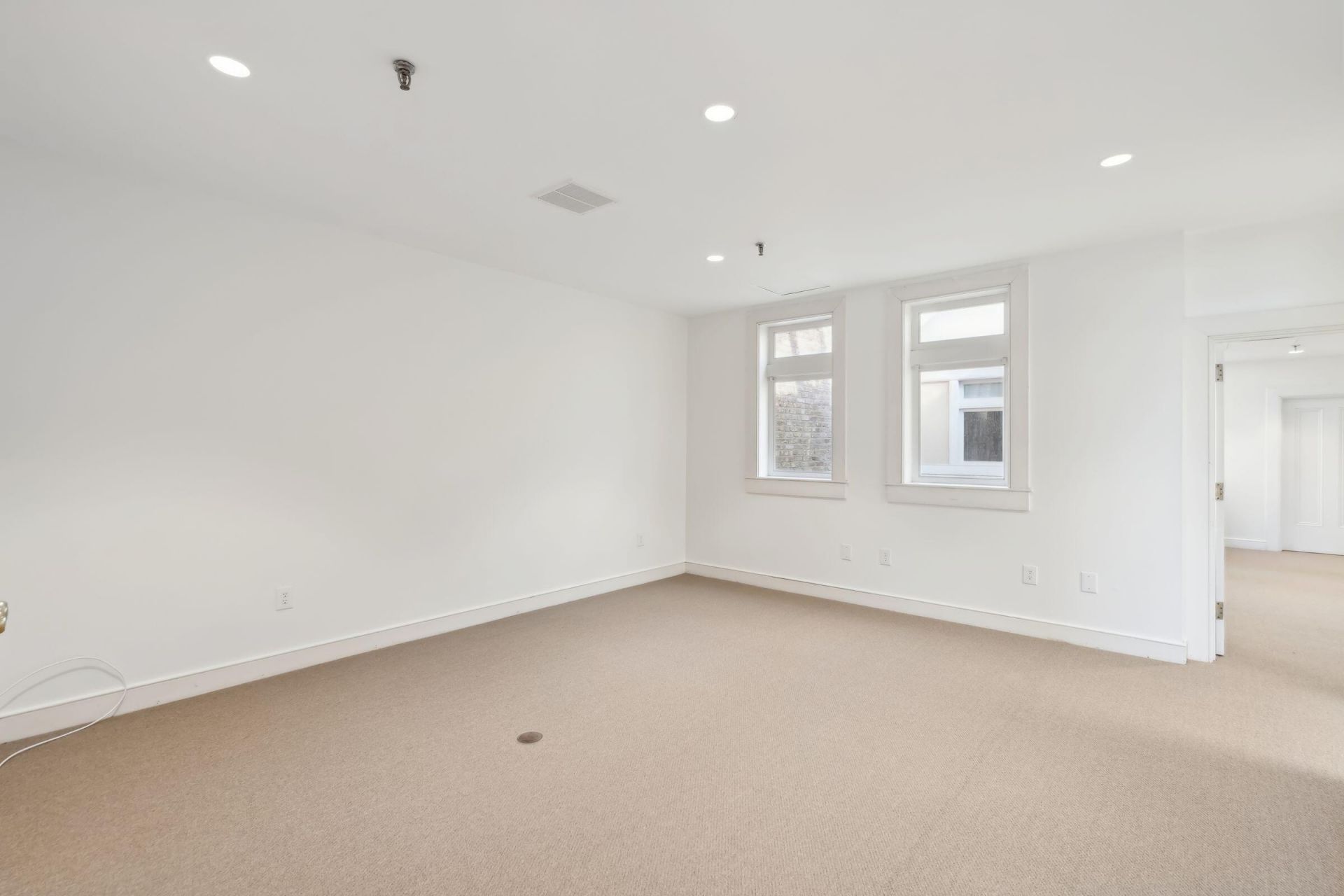 233 King Street Photo 5