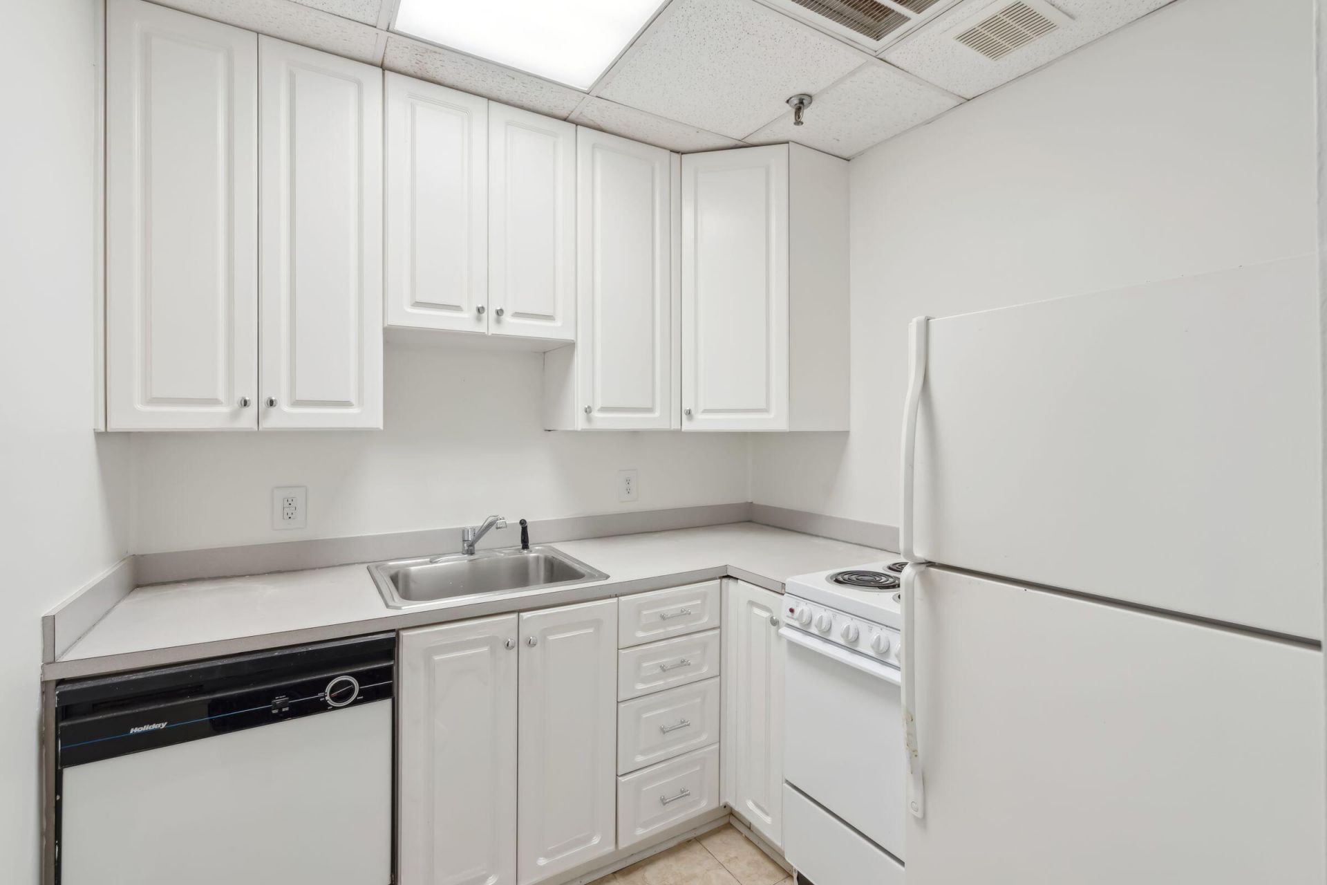 233 King Street Photo 8