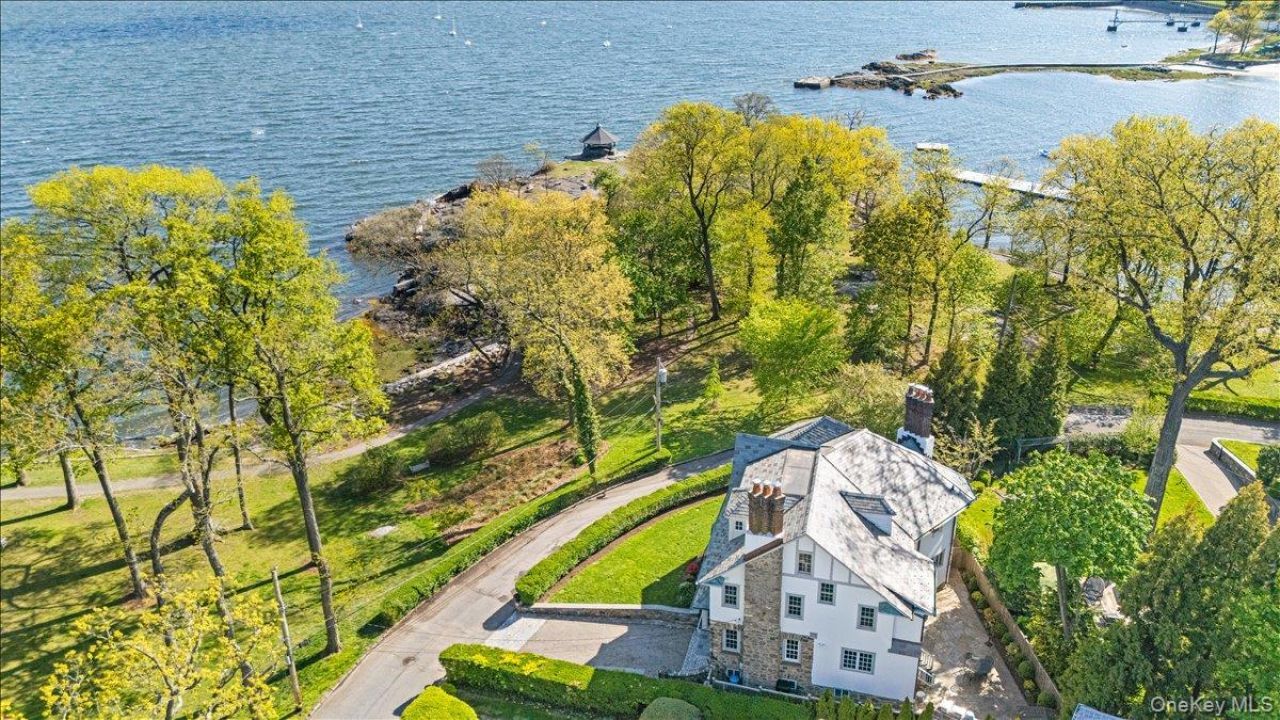 56 Park Avenue , Larchmont, NY 10538 Main Photo