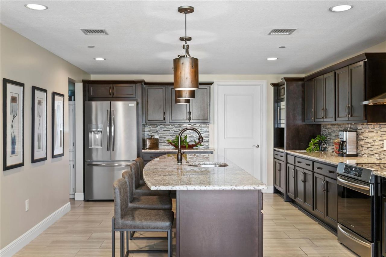 301 S Gulfview Boulevard, Unit 604, Clearwater Beach, FL 33767 Photo