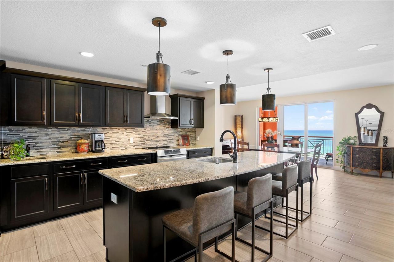 301 S Gulfview Boulevard, Unit 604, Clearwater Beach, FL 33767 Photo