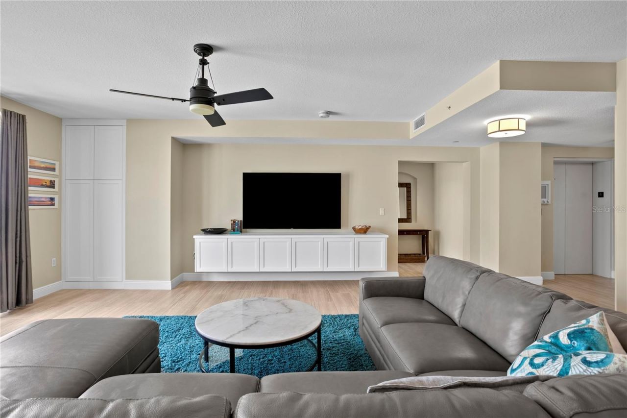 301 S Gulfview Boulevard, Unit 604, Clearwater Beach, FL 33767 Photo