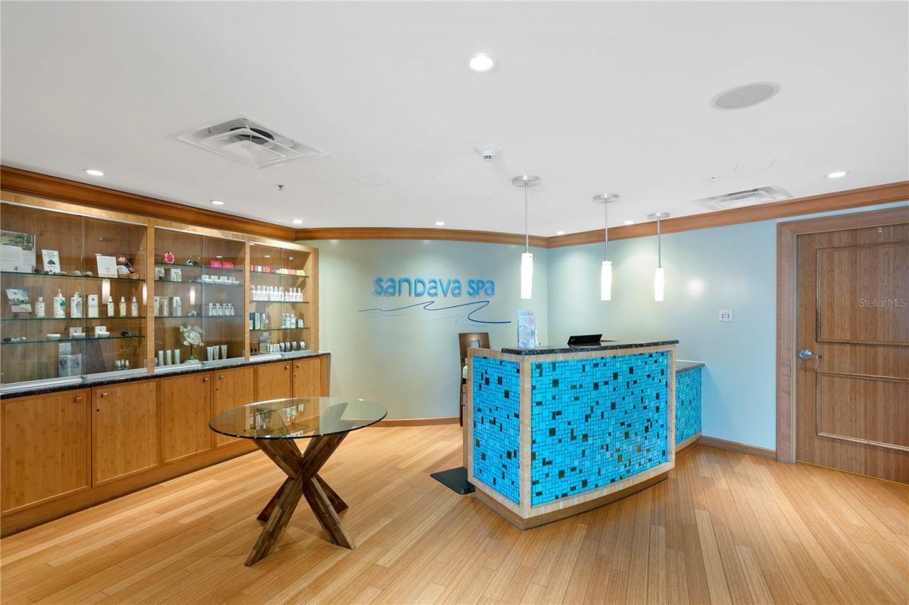 301 S Gulfview Boulevard, Unit 604, Clearwater Beach, FL 33767 Photo