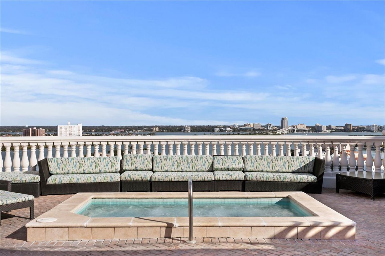 301 S Gulfview Boulevard, Unit 604, Clearwater Beach, FL 33767 Photo