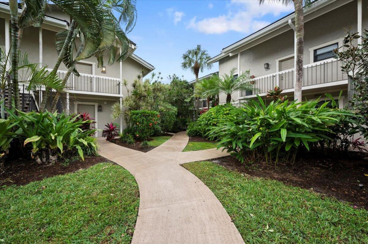 11863 Wimbledon Circle, Unit 504, Wellington, FL 33414 Photo
