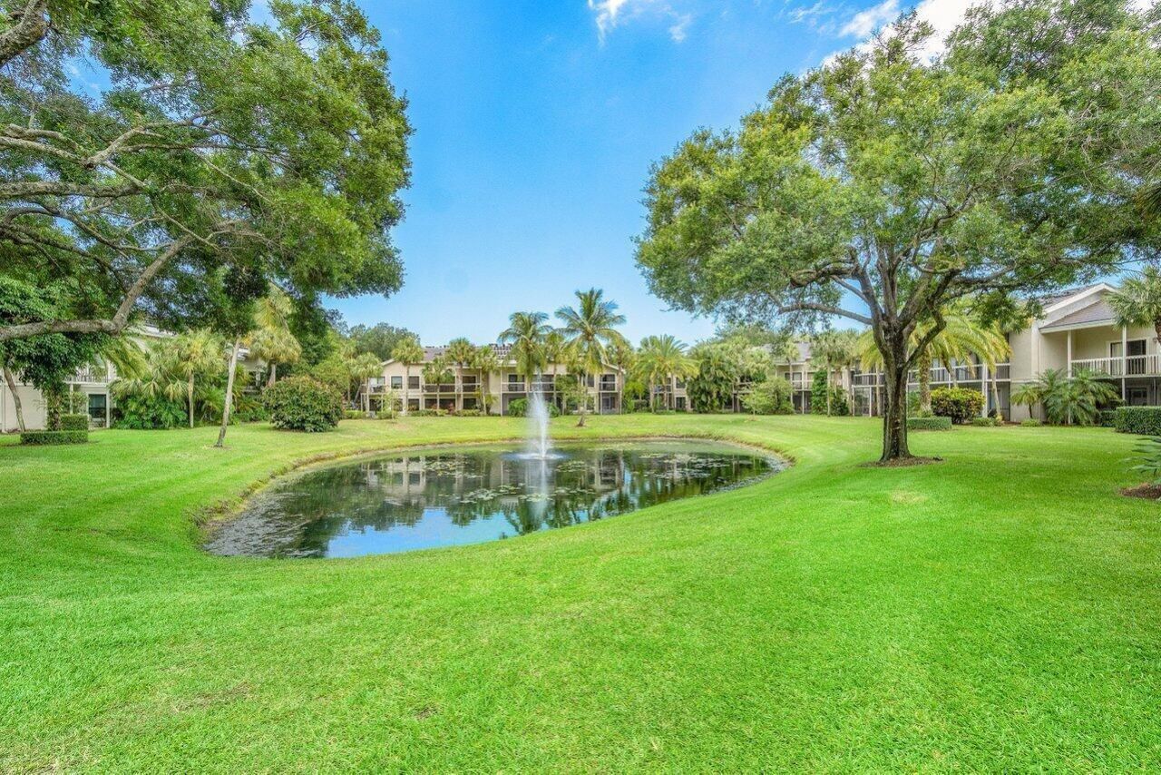 11863 Wimbledon Circle, Unit 504, Wellington, FL 33414 Photo