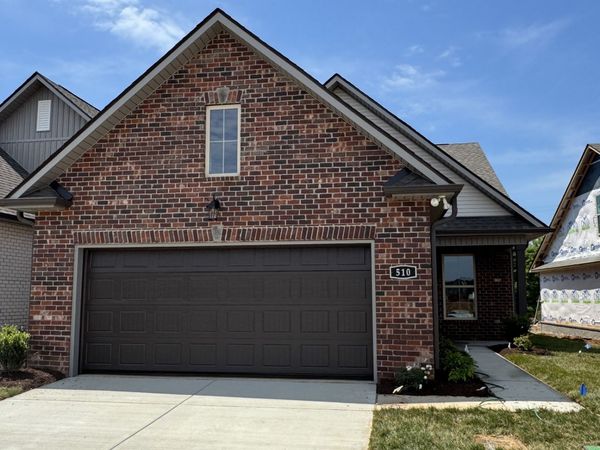 510 W Foxrun, Springfield, TN 37172