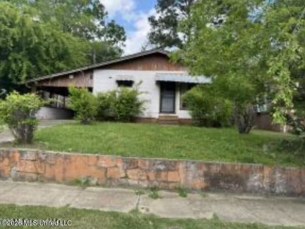 910 Summit Street, McComb, MS 39648