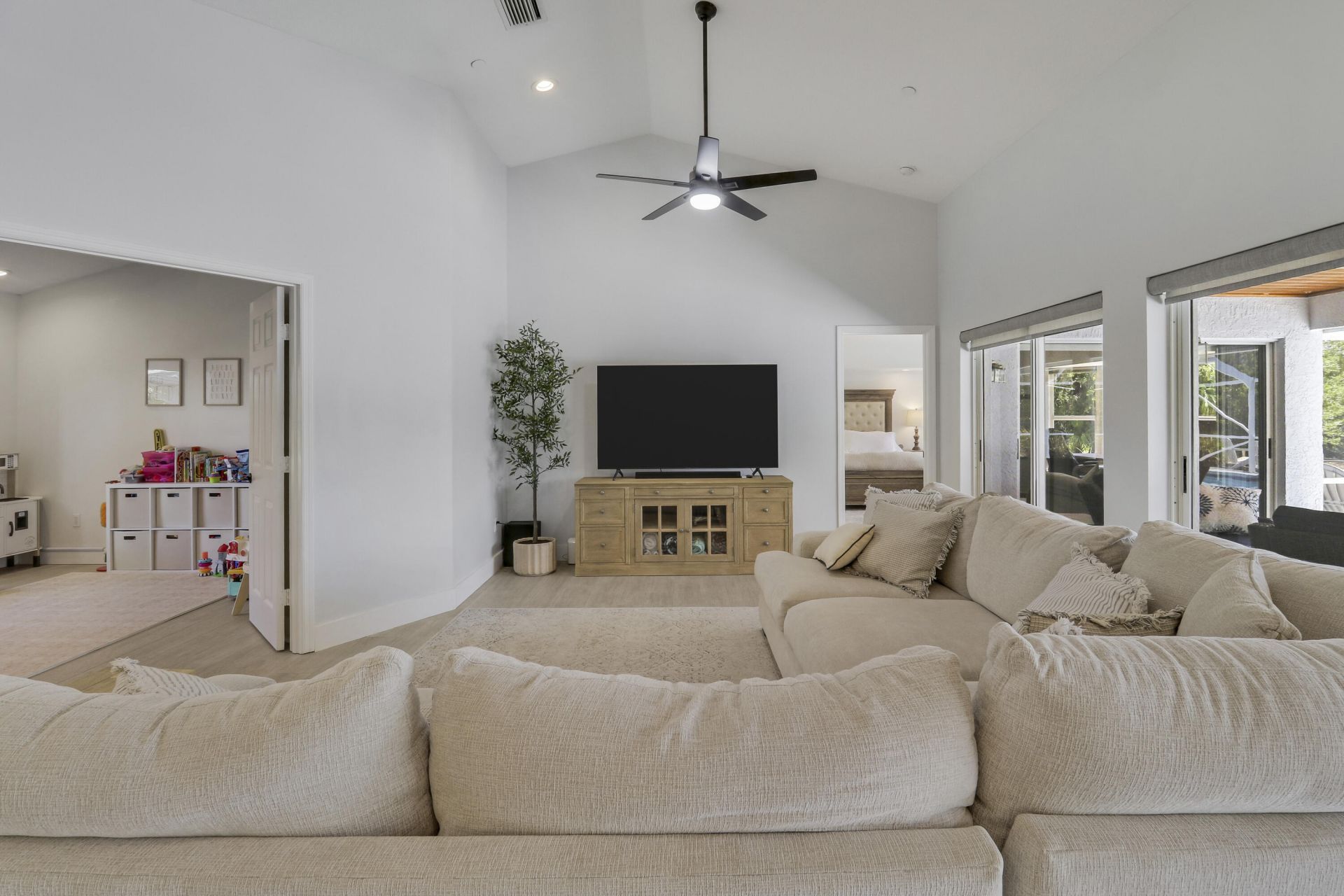 550 SE Ashley Oaks Way, Stuart, FL 34997 Photo