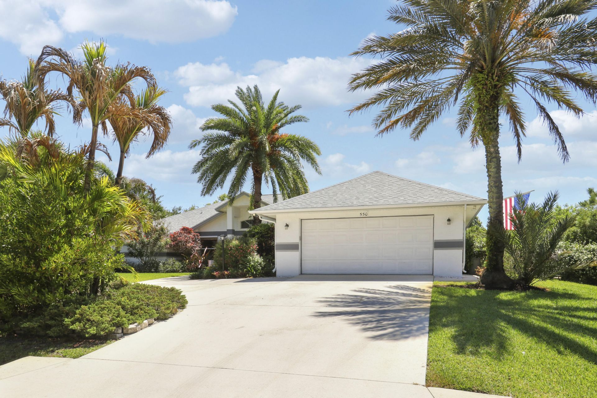 550 SE Ashley Oaks Way, Stuart, FL 34997 Photo