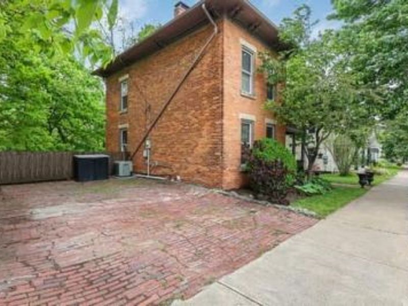 190 W William Street, Delaware, OH 43015 Photo 6