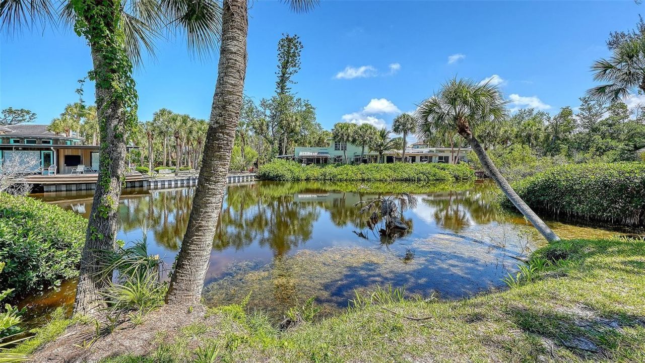 239 Hourglass Way, Unit V7, Sarasota, FL 34242 Photo