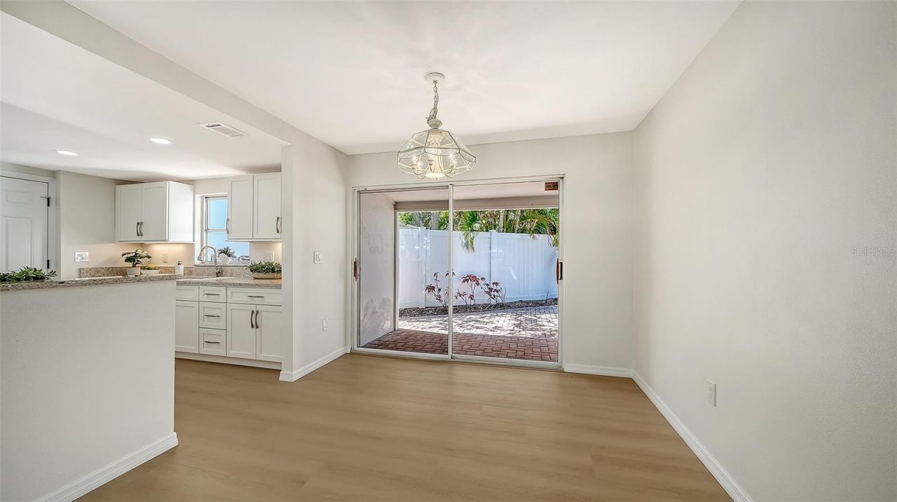 239 Hourglass Way, Unit V7, Sarasota, FL 34242 Photo
