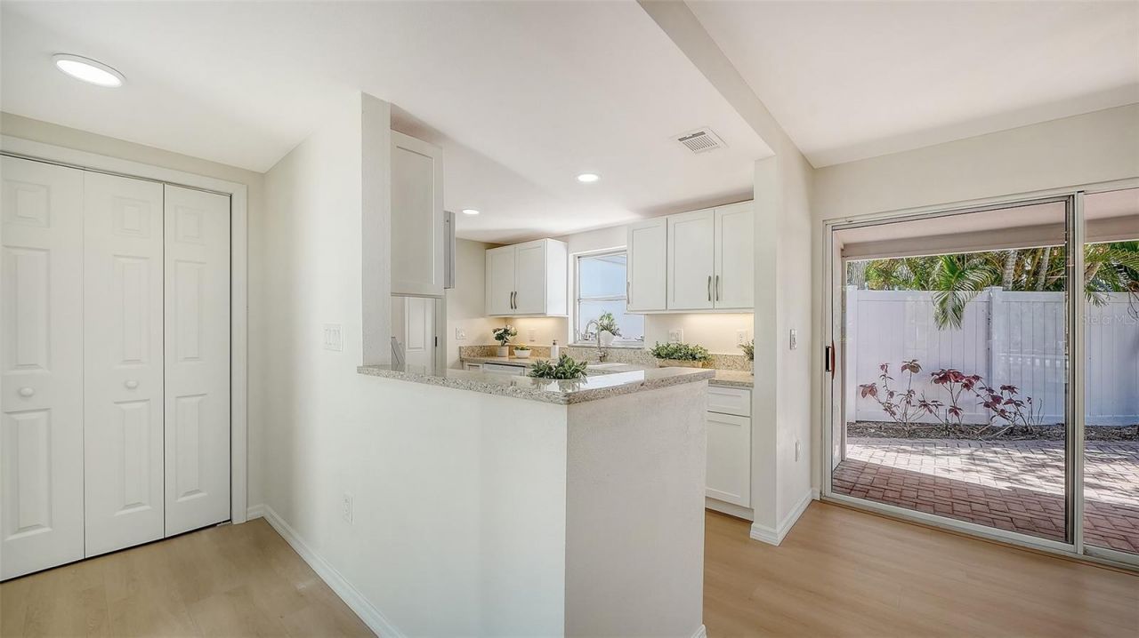 239 Hourglass Way, Unit V7, Sarasota, FL 34242 Photo