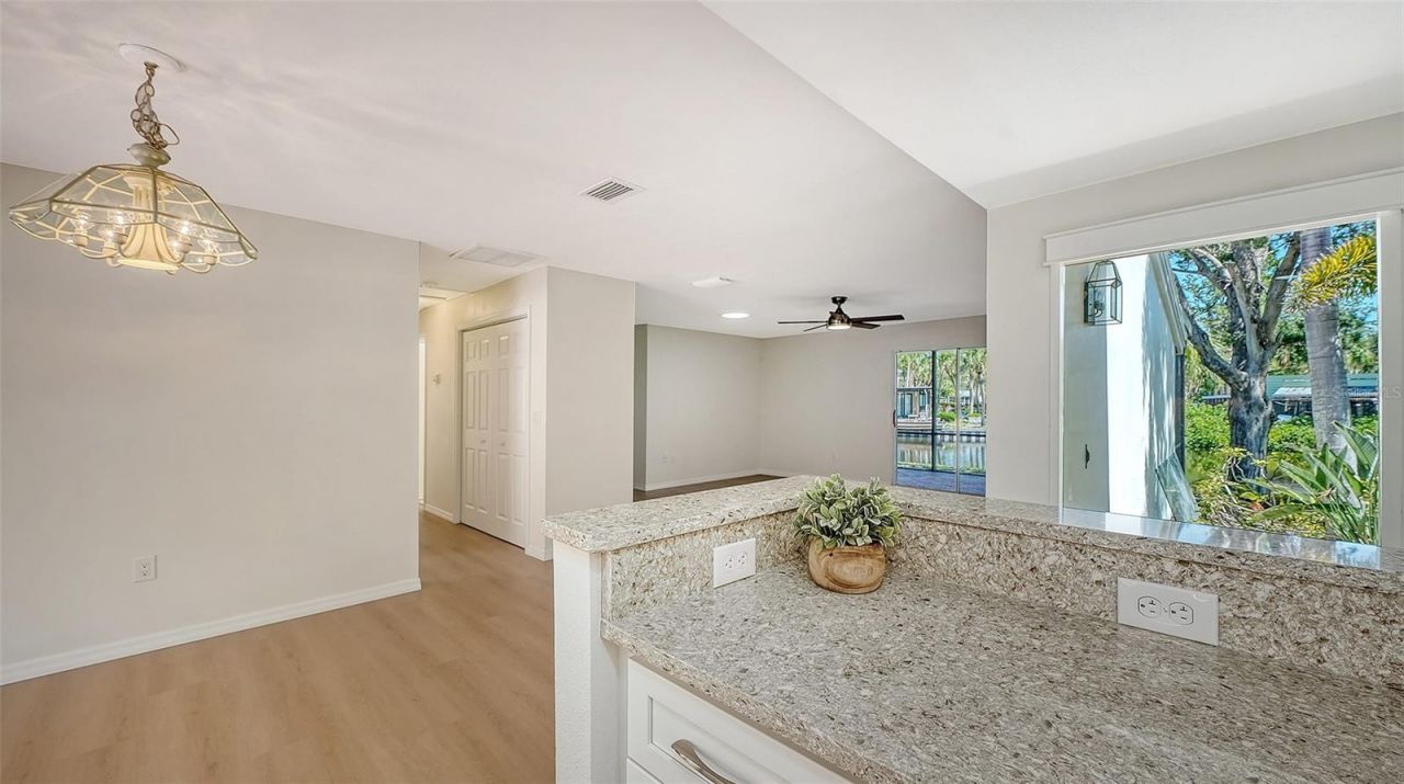 239 Hourglass Way, Unit V7, Sarasota, FL 34242 Photo