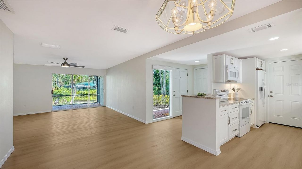239 Hourglass Way, Unit V7, Sarasota, FL 34242 Photo