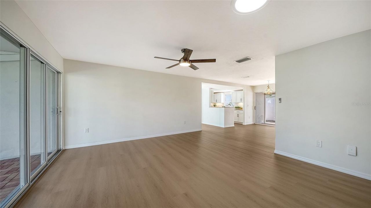 239 Hourglass Way, Unit V7, Sarasota, FL 34242 Photo