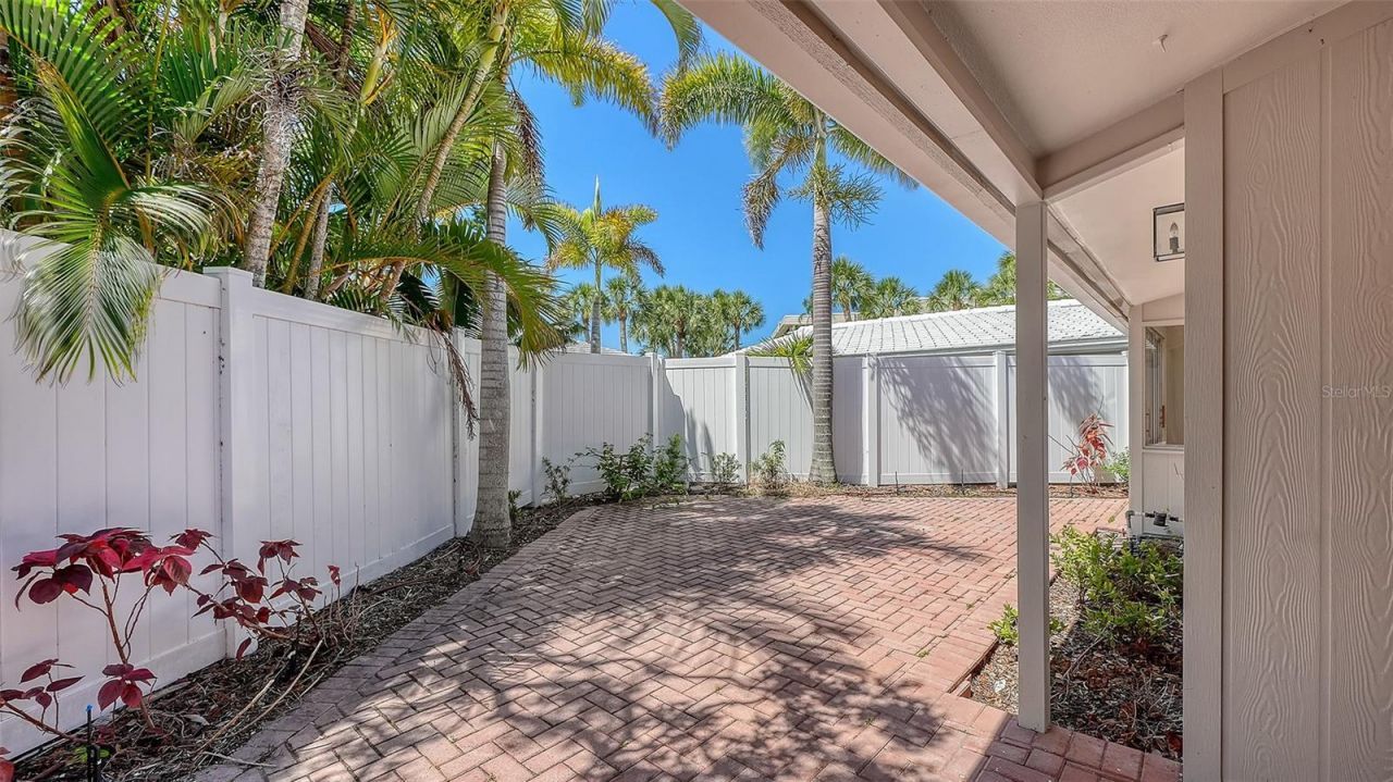 239 Hourglass Way, Unit V7, Sarasota, FL 34242 Photo