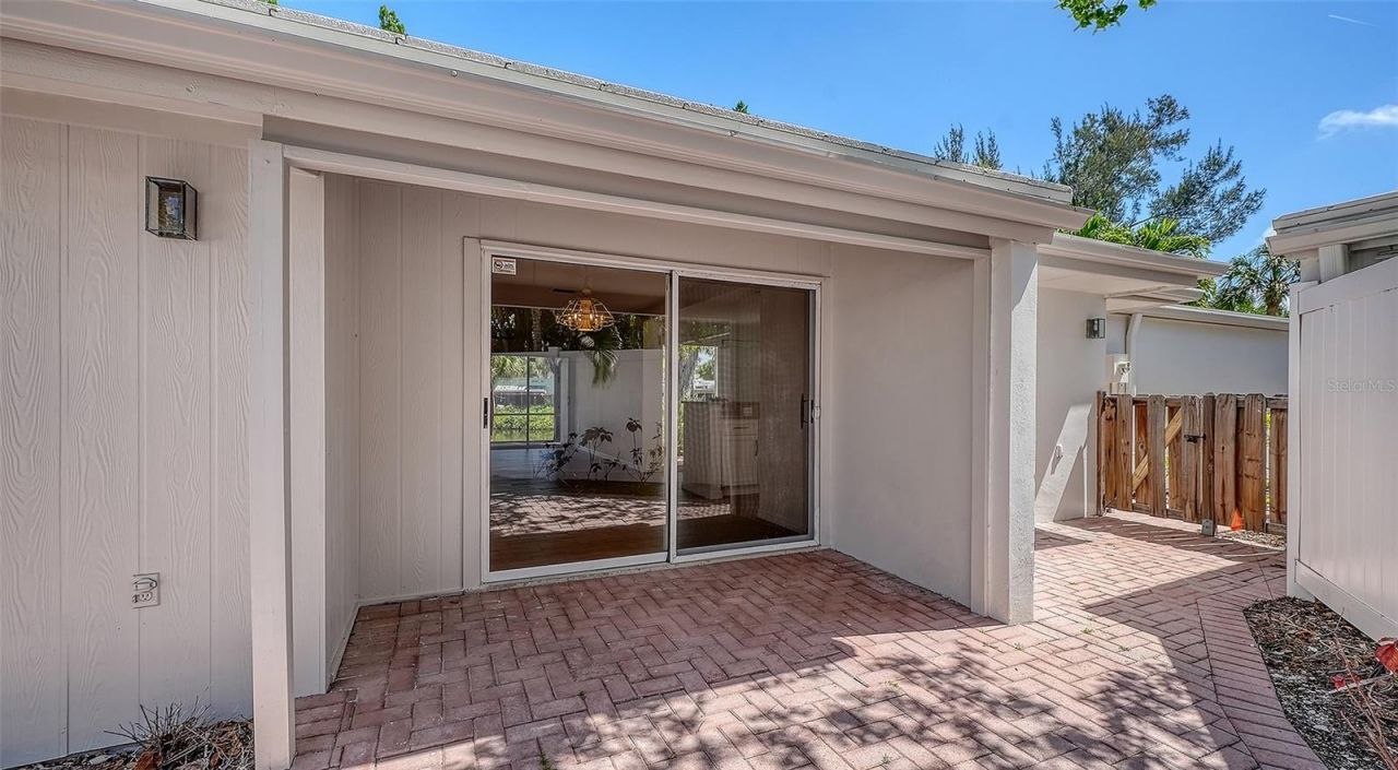 239 Hourglass Way, Unit V7, Sarasota, FL 34242 Photo