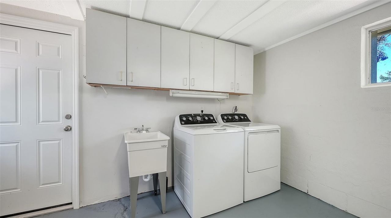 239 Hourglass Way, Unit V7, Sarasota, FL 34242 Photo
