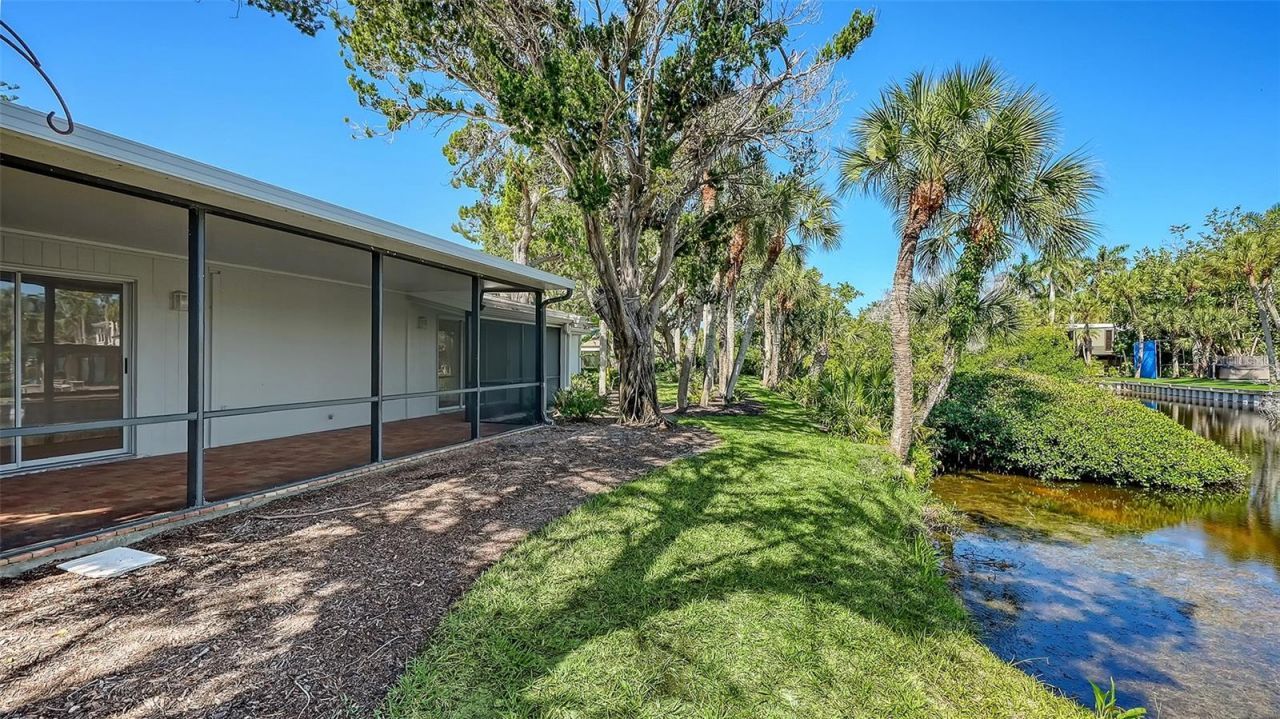 239 Hourglass Way, Unit V7, Sarasota, FL 34242 Photo