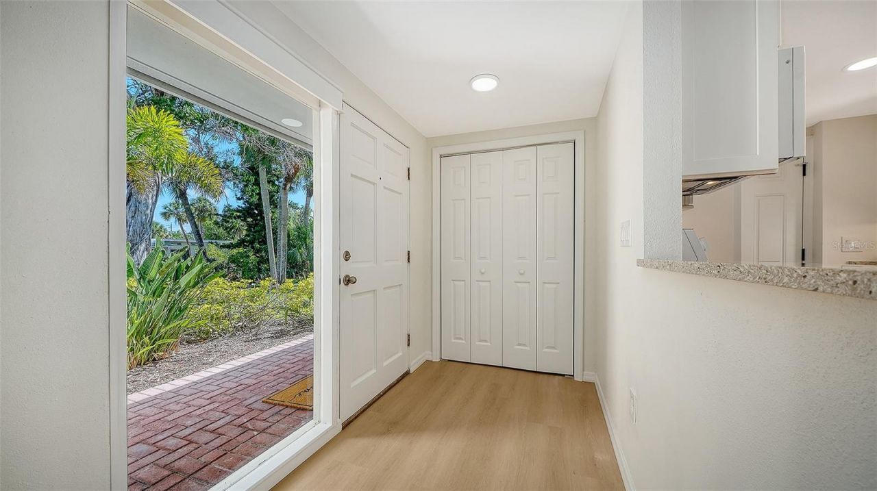 239 Hourglass Way, Unit V7, Sarasota, FL 34242 Photo