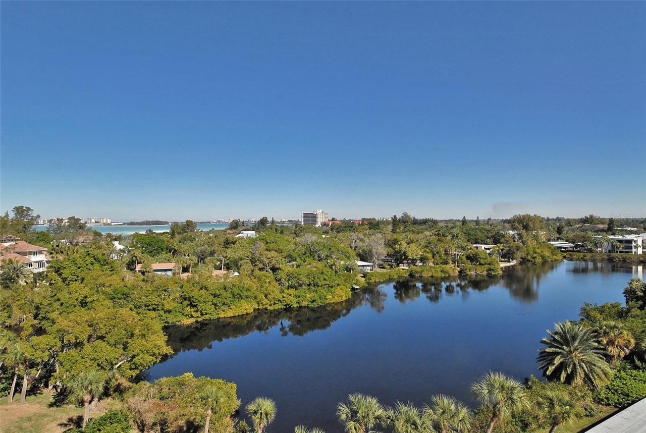 239 Hourglass Way, Unit V7, Sarasota, FL 34242 Photo