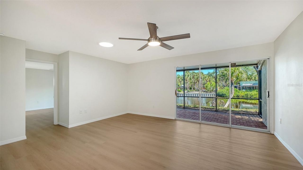 239 Hourglass Way, Unit V7, Sarasota, FL 34242 Photo