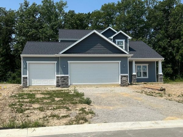4146 Centerstone Parkway, New Haven, IN 46774