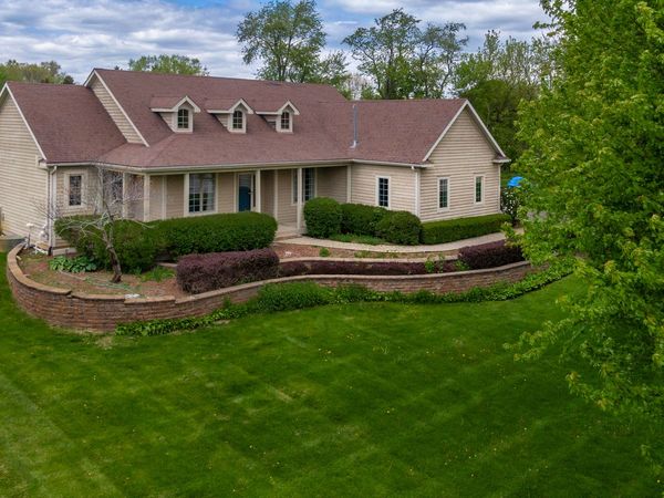 10303 Fox Bluff Lane , Spring Grove, IL 60081