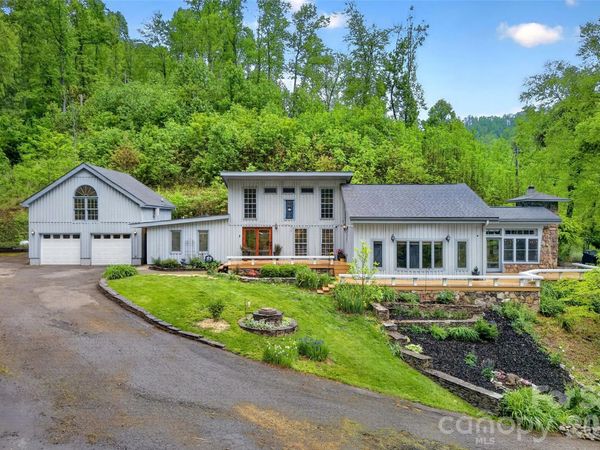 3068 S 226 Highway , Bakersville, NC 28705