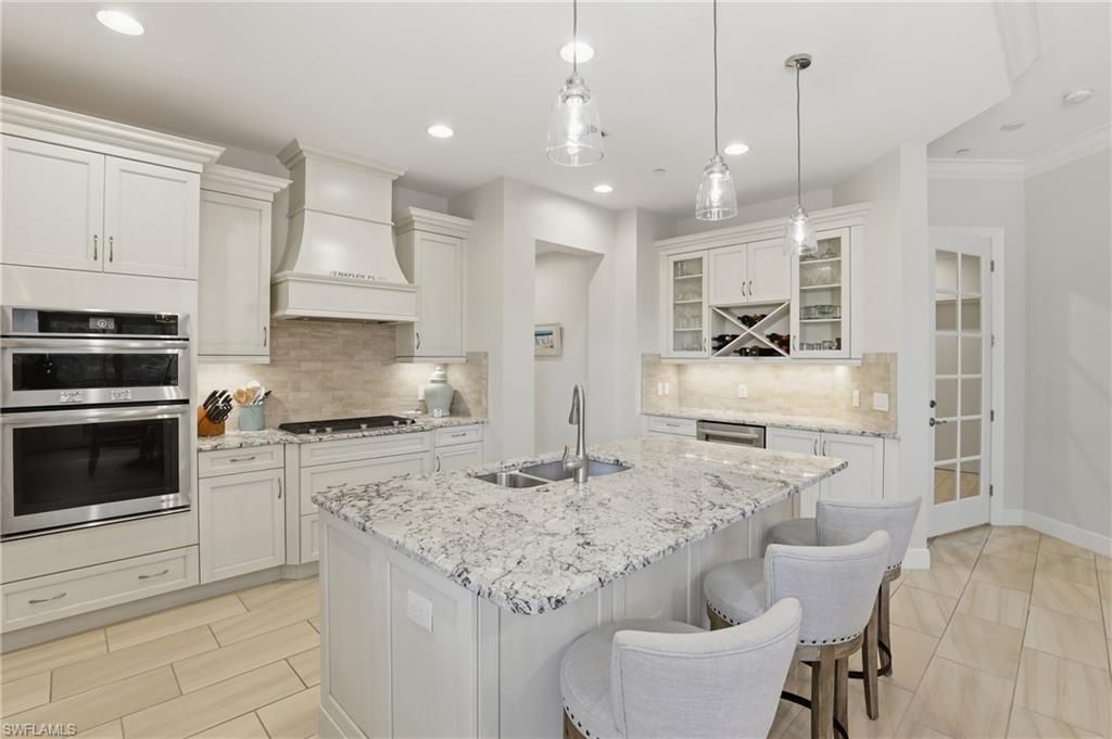 16378 Viansa Way, Unit 202, Naples, FL 34110 Photo