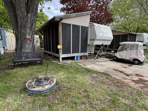 10001 E Goodall Road, Durand, MI 48429