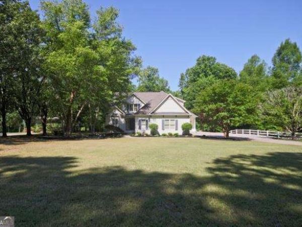 1692 N Hadaway Road NW, Kennesaw, GA 30152