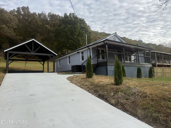 220 Walden Ave , Oliver Springs, TN 37840