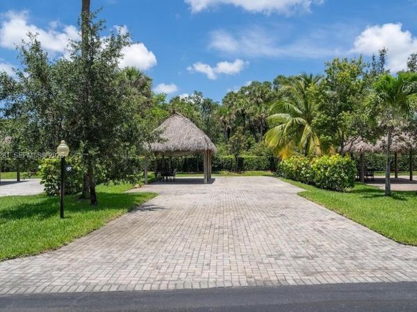 147 S Cortez Dr , Margate, FL 33068